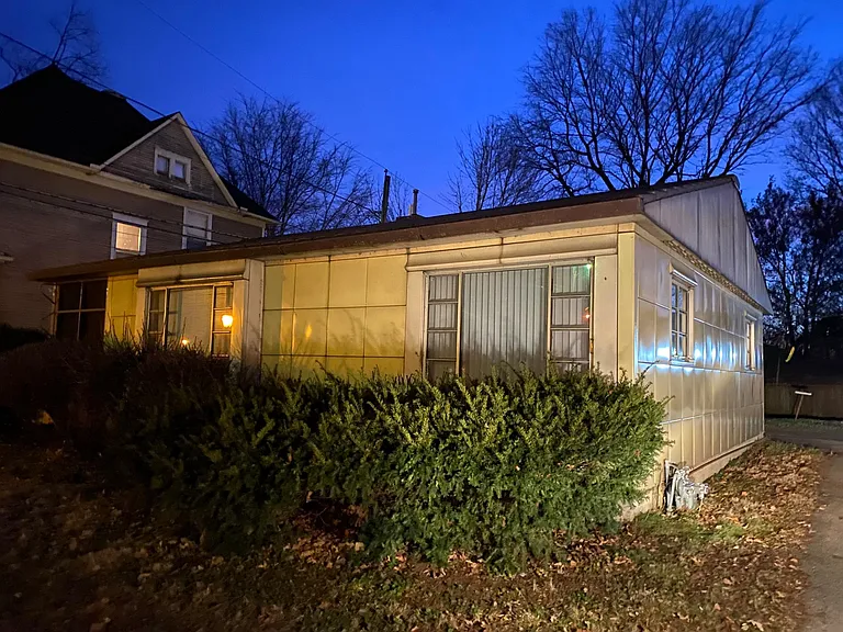 511 Oak St — Photo 1