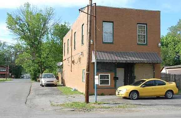 1st image of 301 W Winchester Ave