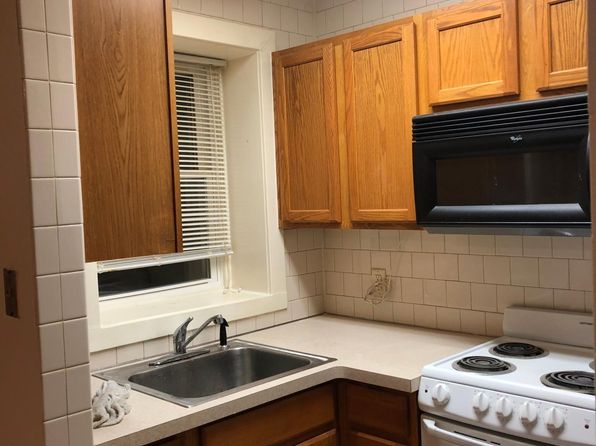 210 E 16th St APT 3A