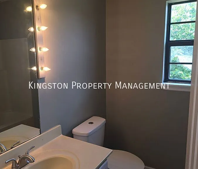 122 Bradford Dr — Photo 9