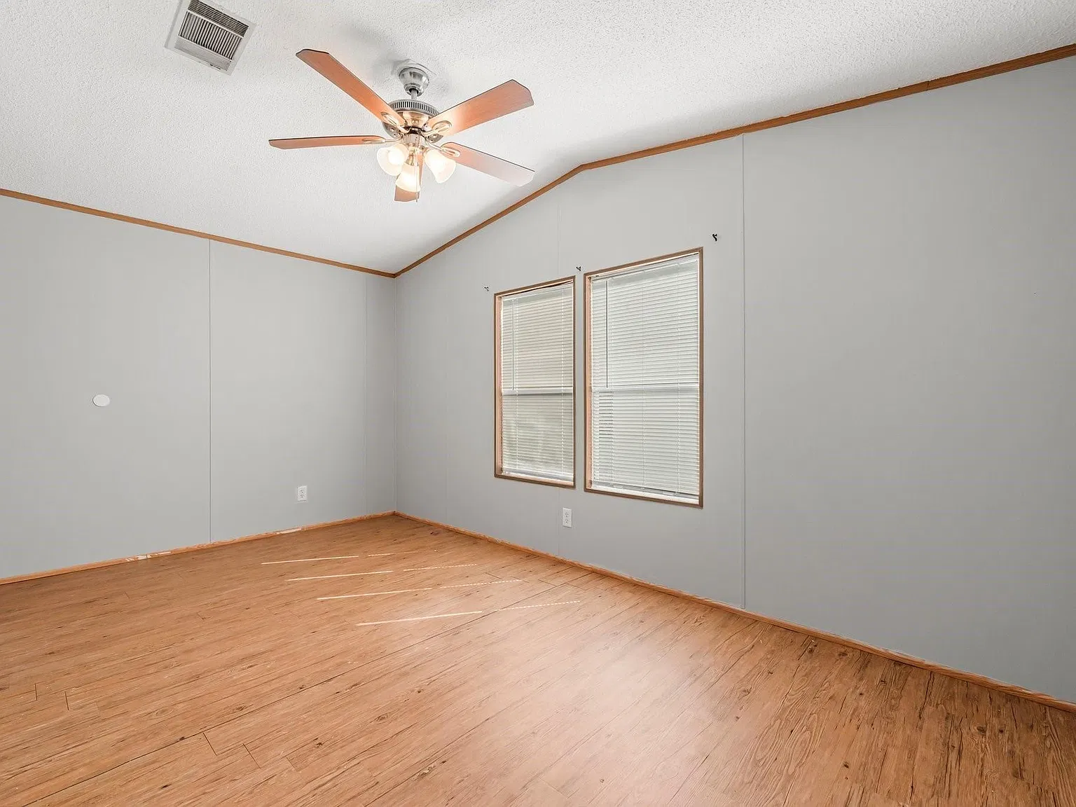 3 bed, 2.0 bath, 1216 sqft, $1,800 — Photo 4