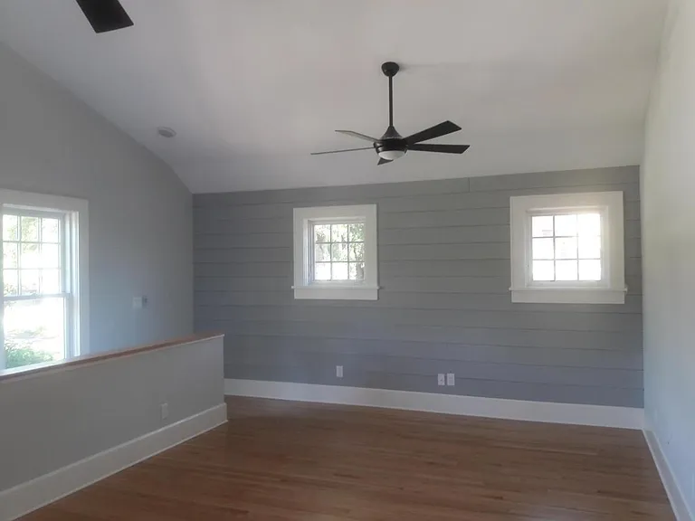 105 14th Ave NE #1 — Photo 5