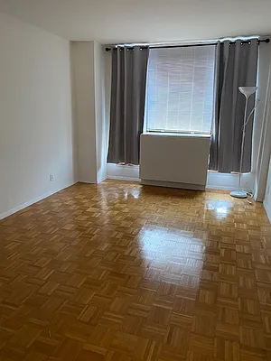 Rented by Sumitomo Real Estate Sales | media 17