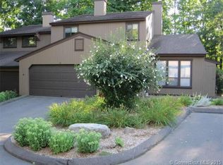 43 Applewood Ln, Avon, CT 06001