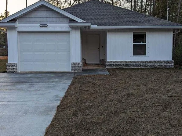 2935 Summer St, Milton, FL 32583
