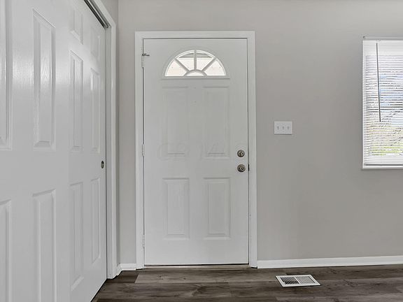 5th image of 1785 Ibson Dr