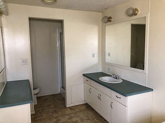 Master Bathroom - Lots of counter space!