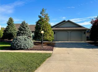 33035 Rock Creek Cir, North Ridgeville, OH 44039