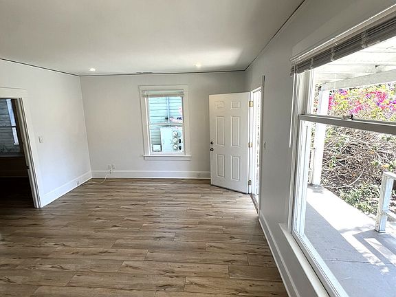 3rd image of 130 W De La Guerra St