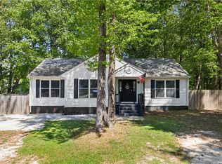 107 York Dr, Yorktown, VA 23690