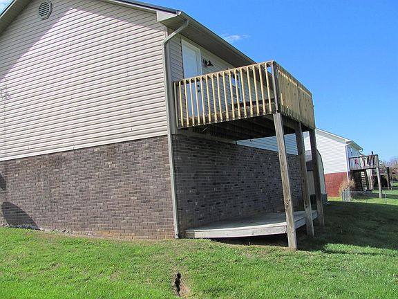 3rd image of 114 Bob White Ct