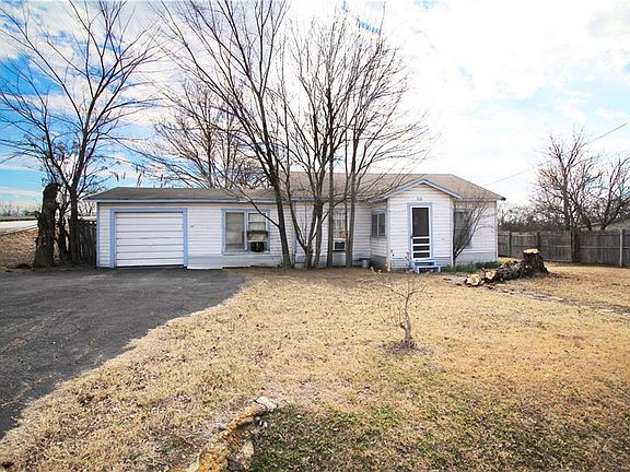 3rd image of 210 E Cotter Ave