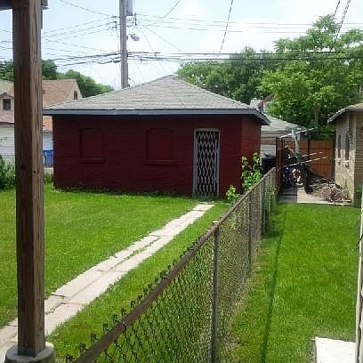 5th image of 1450 N Lockwood Ave
