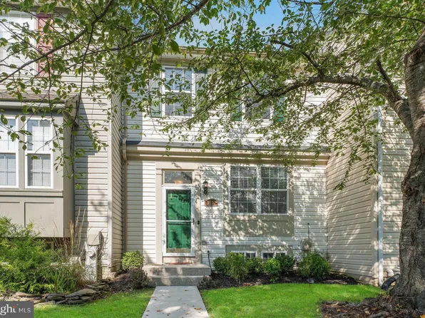 8230 Appalachian Dr, Pasadena, MD 21122