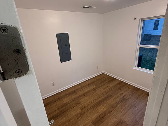 5th image of 515 Anderson St