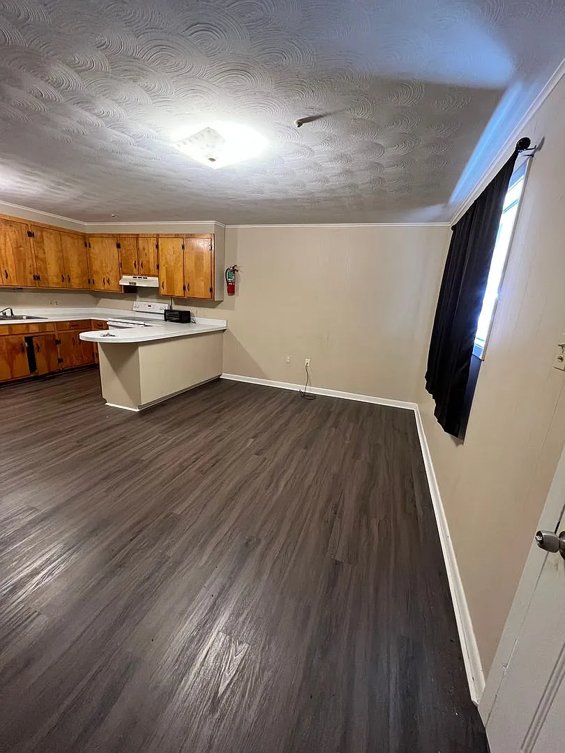 1607 Laban Ave — Photo 4