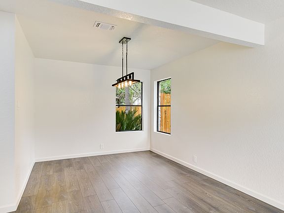 5th image of 19839 Encino Brook St