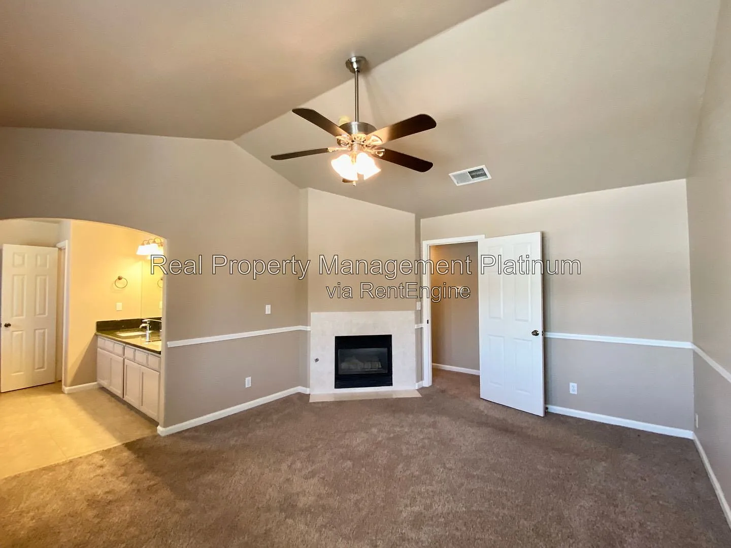 4 bed, 3.0 bath, 1966 sqft, $2,750 — Photo 4
