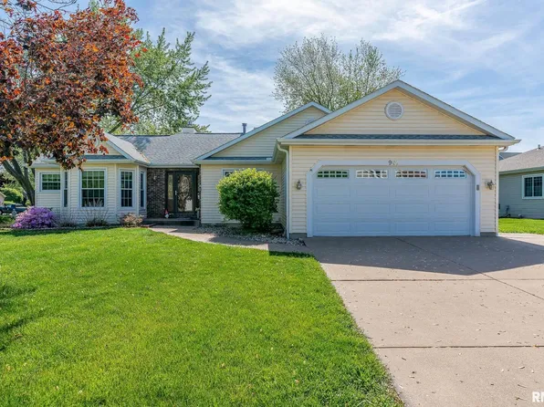 901 E 6th St, Coal Valley, IL 61240