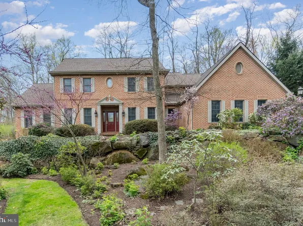 17 Magnolia Dr, Elizabethtown, PA 17022