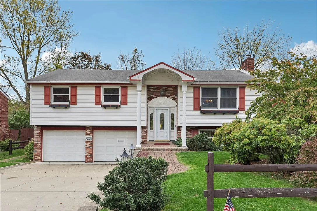 326 Laurie Dr photo 1