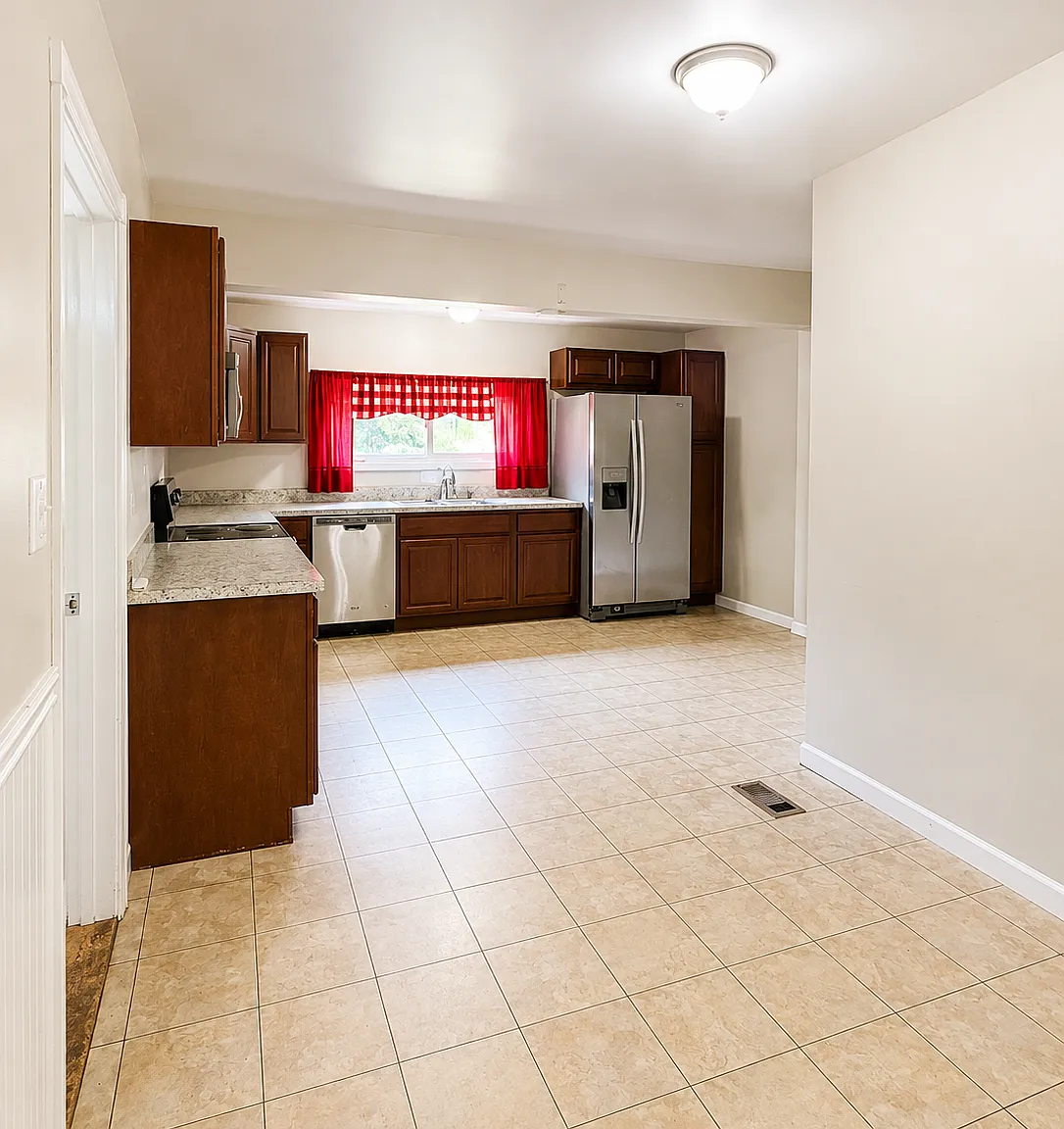 4 bed, 1680 sqft, $2,475 — Photo 3