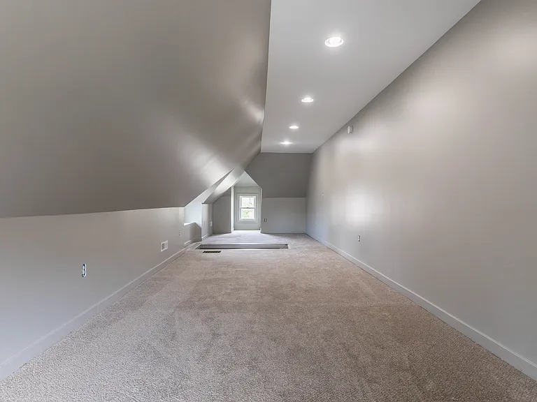 1238 E Mound St — Photo 30
