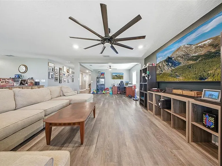 232 Lake Lucerne Way — Photo 14