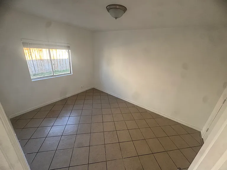 551 Giles Ave #B-C — Photo 6