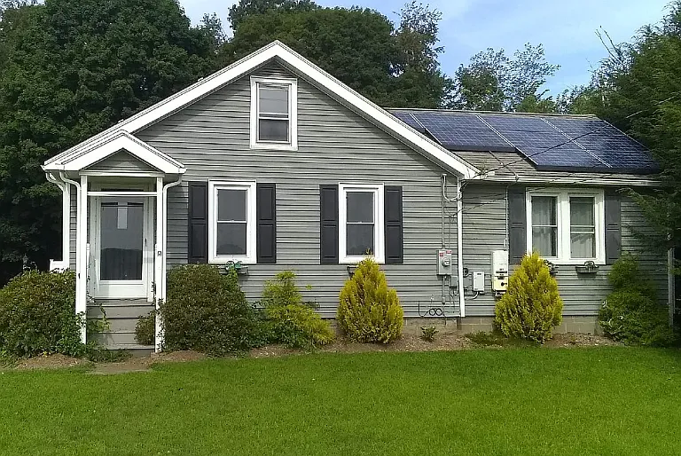 456 River Dr — Photo 1