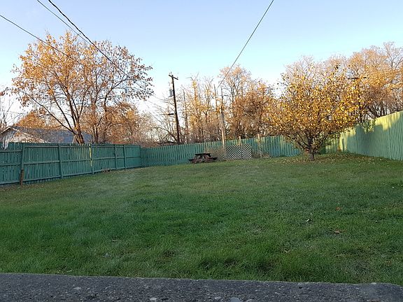 5th image of 5122 44th St