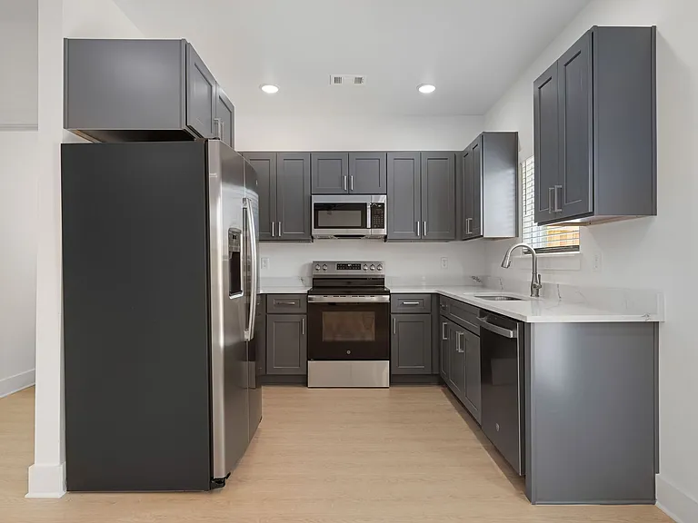 2713 SW Shackelton Ave #1 — Photo 60