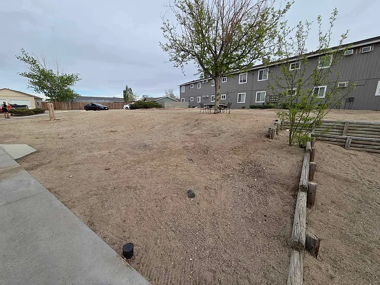 510 E 1st St, Hawthorne, NV 89415 — Photo 18