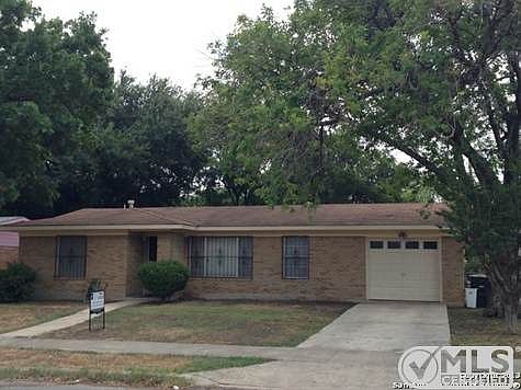 3rd image of 4510 Creekmoor Dr