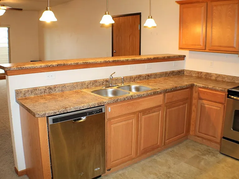 460 Cameron Way — Photo 9