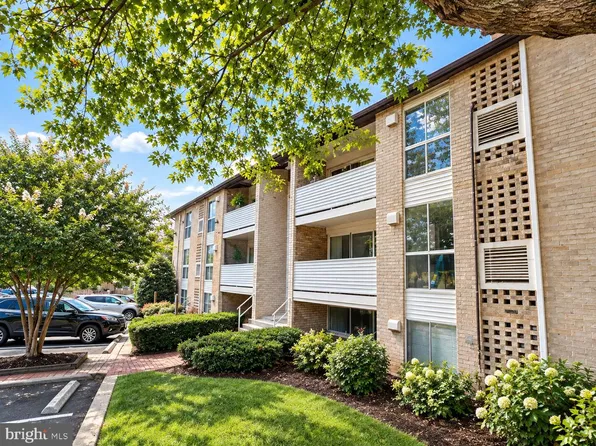 5612 Bloomfield Dr APT T2, Alexandria, VA 22312