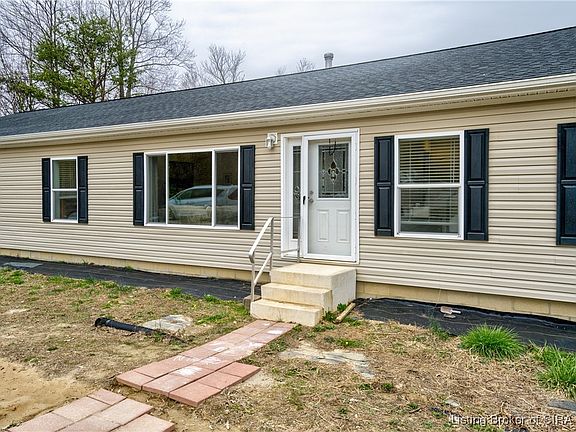 3rd image of 10025 S Maplewood Court