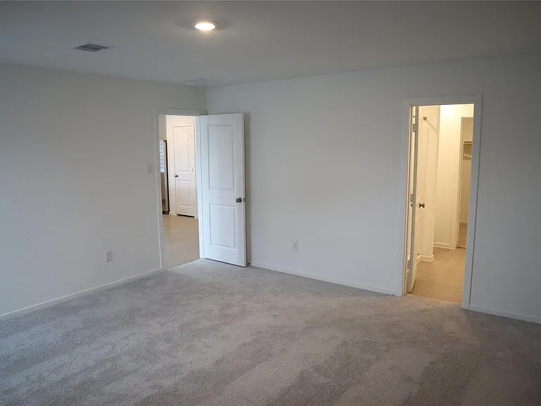 216 Lantana Ln — Photo 8