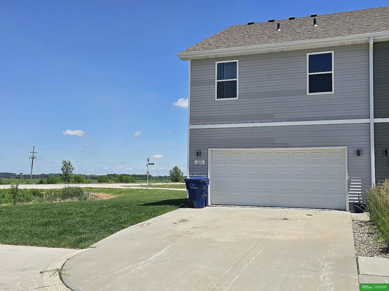 3 bed, 1631 sqft, $2,075 — Photo 3
