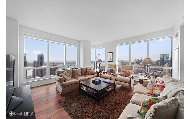Rented by Douglas Elliman | media 20