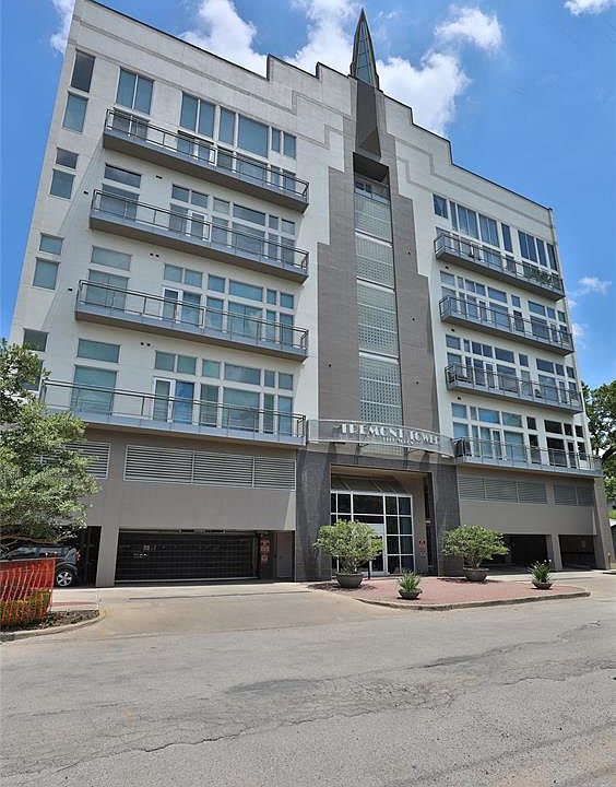 Tremont Tower is an elegant mid-rise condo building with a nod to the Art-Deco era!