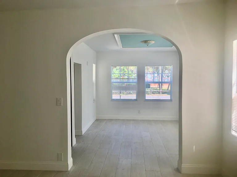 407 S Lakeside Dr — Photo 5