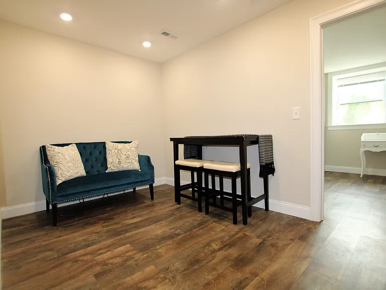 59 Strathmore Rd #1 — Photo 5