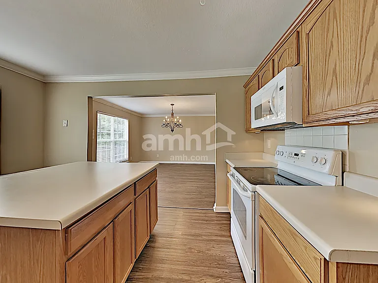 4301 Aylesbury Dr — Photo 4