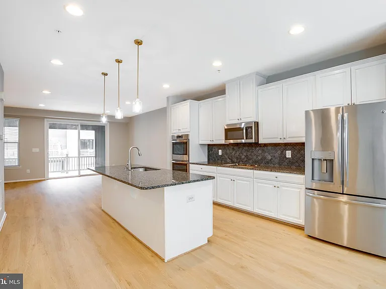 43306 John Michael Ter — Photo 17