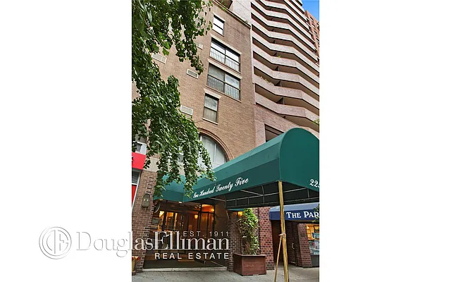 Sold by Douglas Elliman | media 24