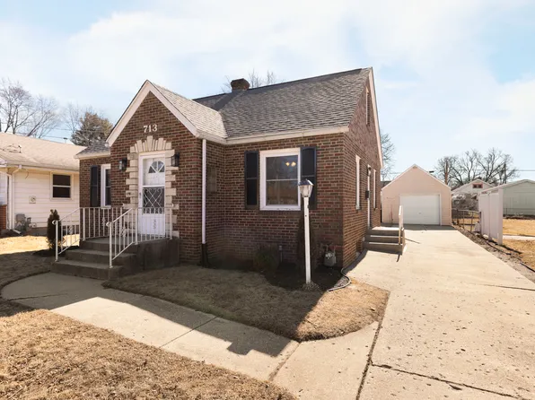 713 Grand Ave, Loves Park, IL 61111