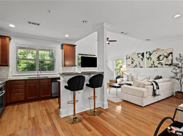 883 Perennial Dr, Sandy Springs, GA 30328