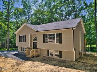 119 Almond Ct, Milford, PA 18337