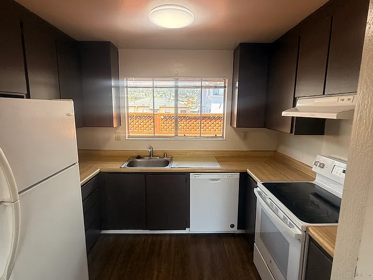 632 Kearney St #8 — Photo 7